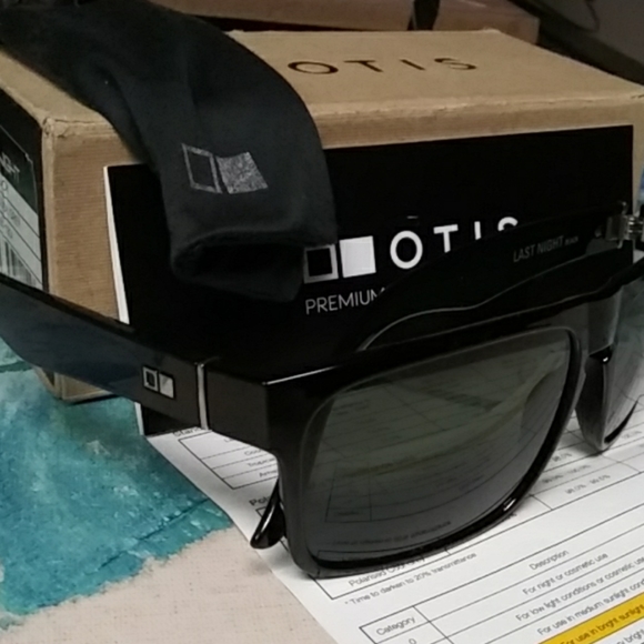 Otis sunglasses. Premium eyewear - Picture 2 of 4